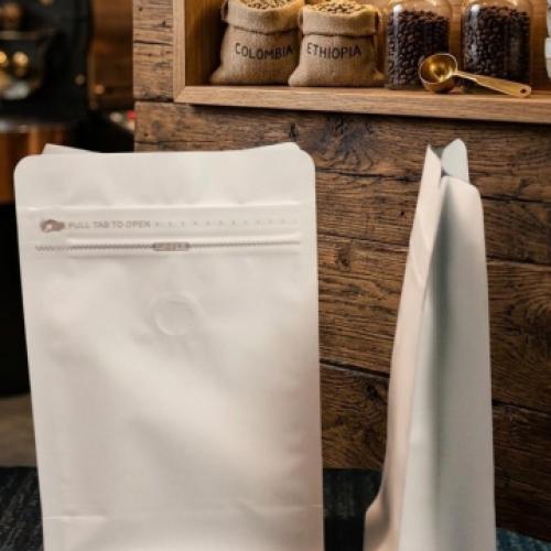 Empaque Bolsa Cafe 1 libra 13.5*26+7.5cm Blanco